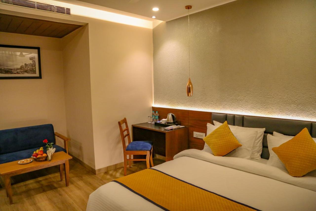 Four Leaf Hotel - Sapphire Blue, Waranasi Zewnętrze zdjęcie