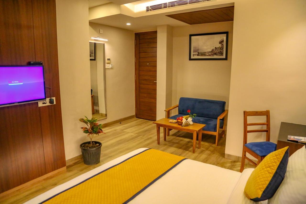 Four Leaf Hotel - Sapphire Blue, Waranasi Zewnętrze zdjęcie