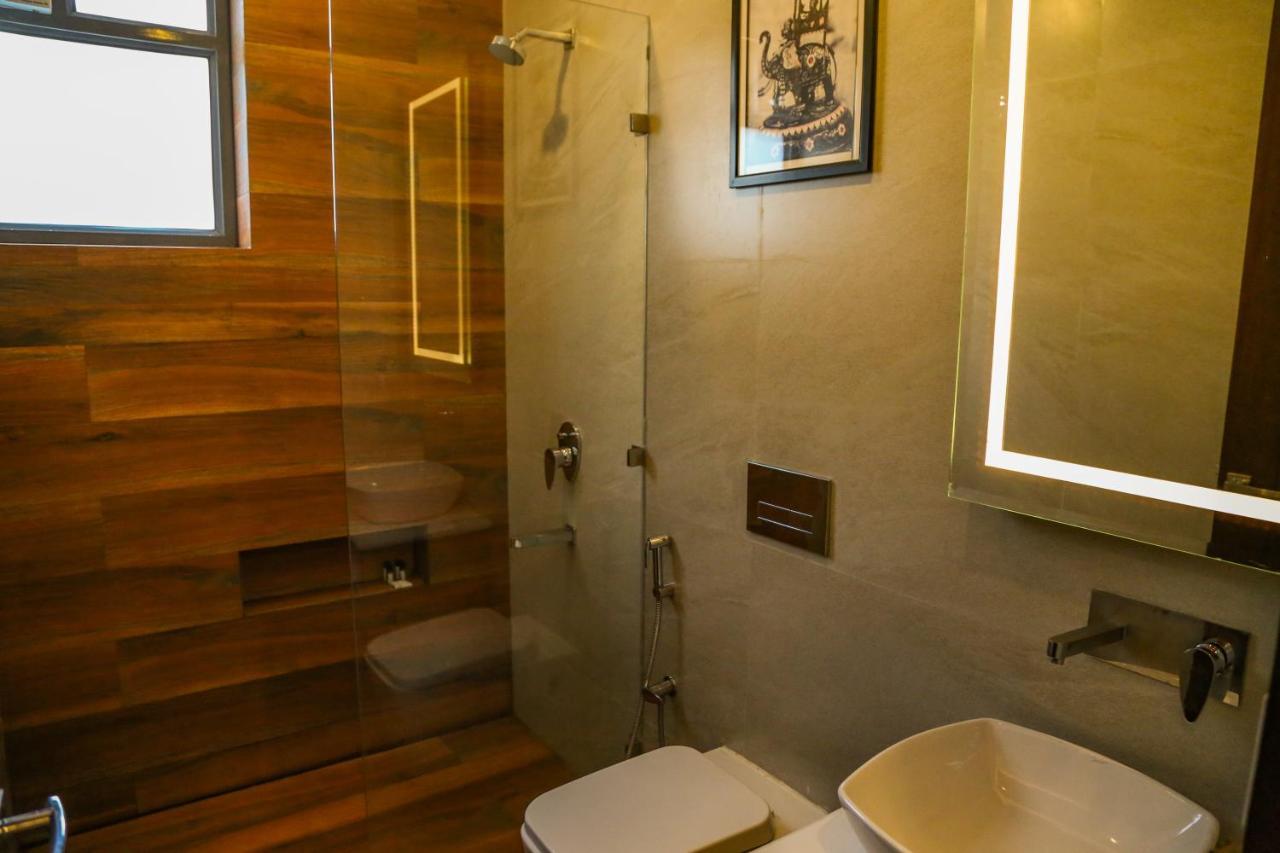 Four Leaf Hotel - Sapphire Blue, Waranasi Zewnętrze zdjęcie