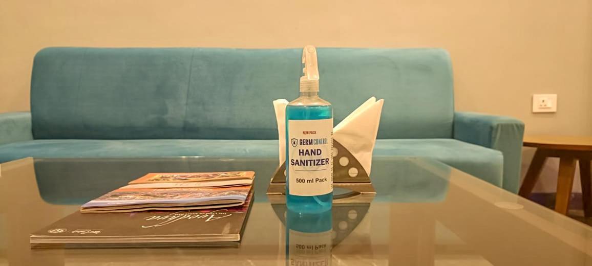 Four Leaf Hotel - Sapphire Blue, Waranasi Zewnętrze zdjęcie