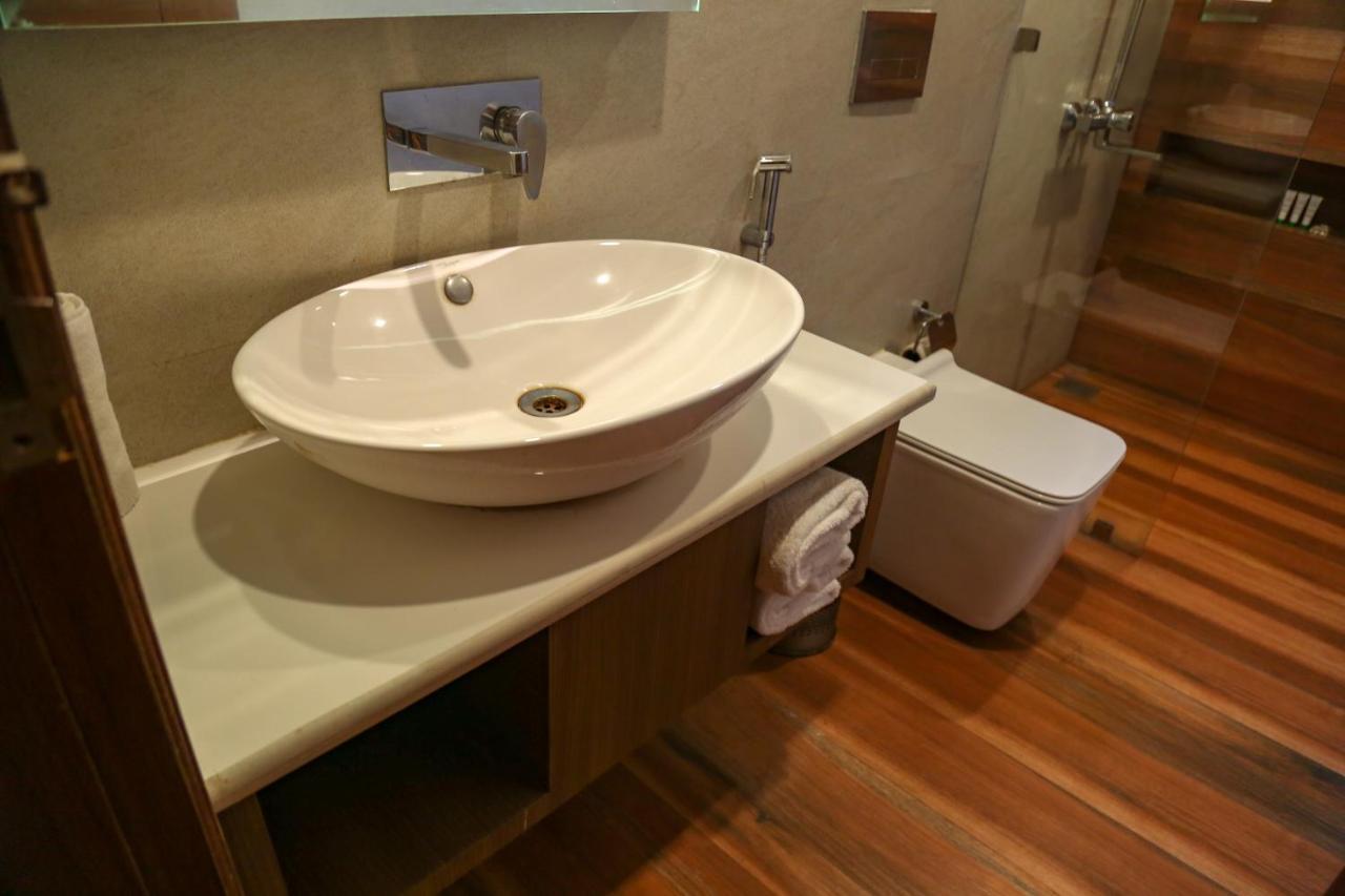 Four Leaf Hotel - Sapphire Blue, Waranasi Zewnętrze zdjęcie