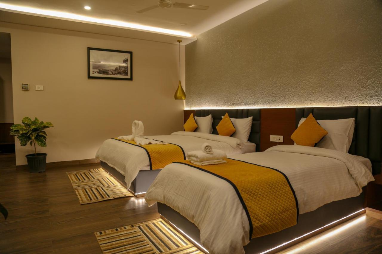 Four Leaf Hotel - Sapphire Blue, Waranasi Zewnętrze zdjęcie
