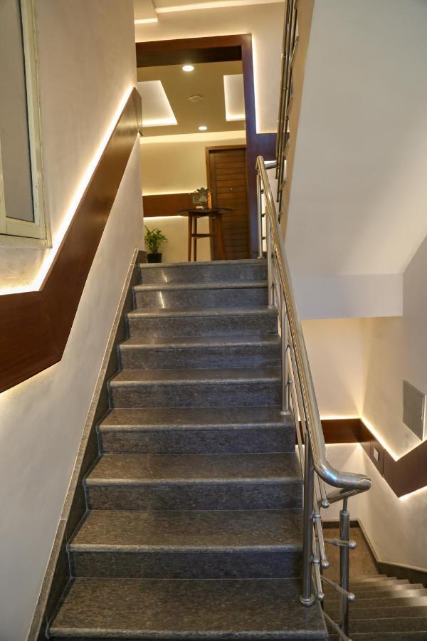 Four Leaf Hotel - Sapphire Blue, Waranasi Zewnętrze zdjęcie